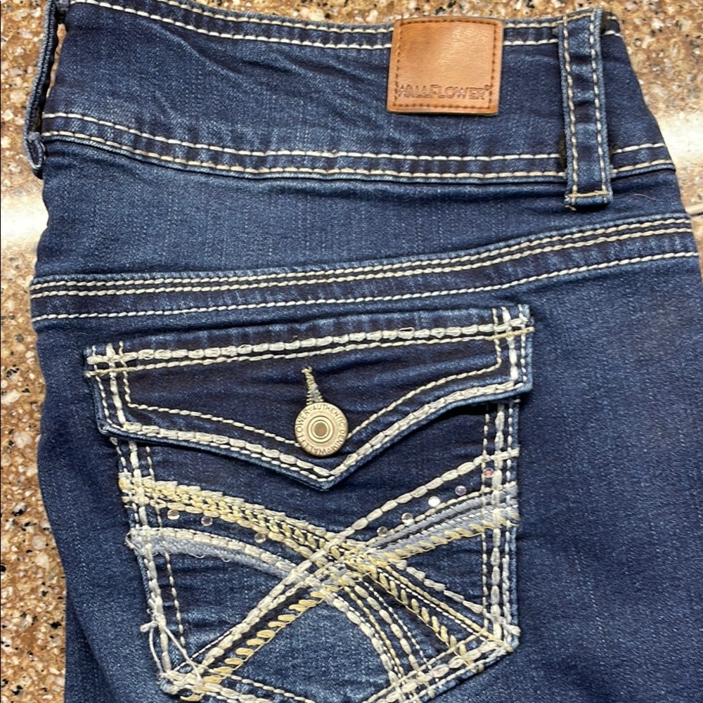 Wallflower Blue Jeans Dark Wash